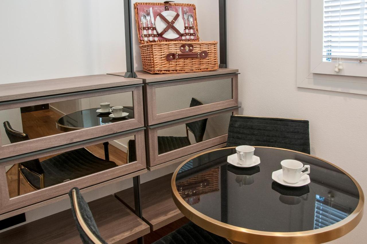 Ca' Squero911 Luxury Rooms เชเซนาติโก ภายนอก รูปภาพ